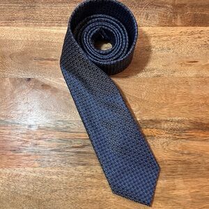 MONTEBELLO Italia 100% Silk Navy Blue Geometric Neck Tie